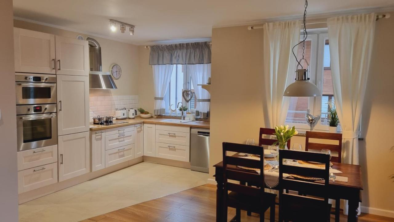 Two Garden Apartment, Apartament Z Dwoma Tarasami I Ogrodkami Polanica-Zdroj Luaran gambar